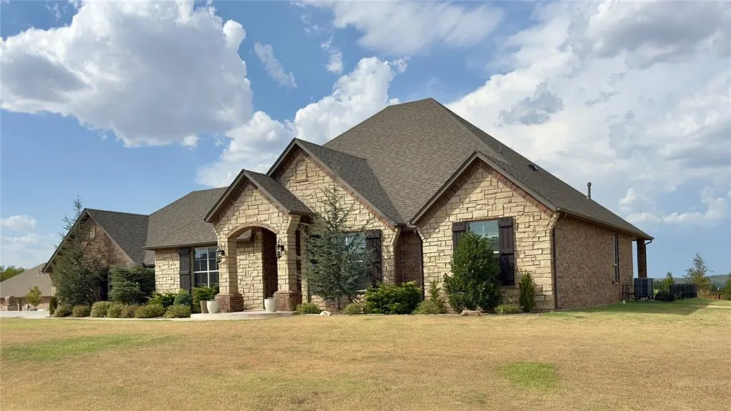 Photo 2 — 1314 Glenwood Drive, Tuttle, OK 73089