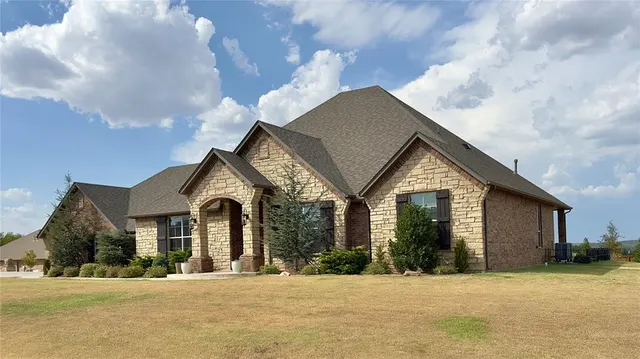 Photo 2 — 1314 Glenwood Drive, Tuttle, OK 73089