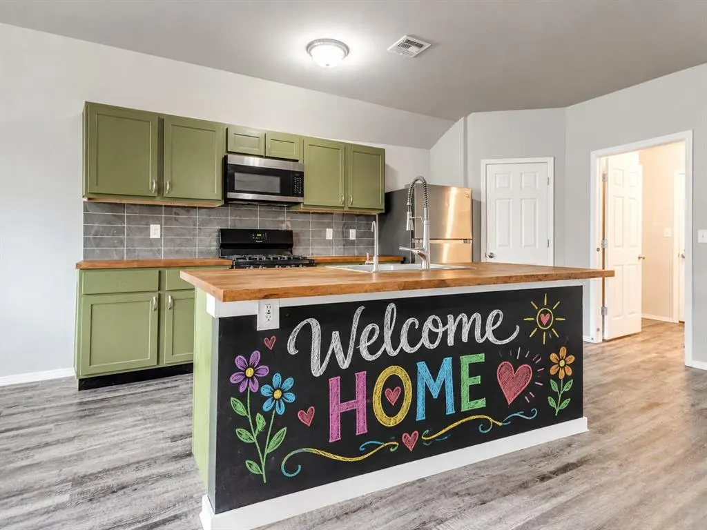 Photo 2 — 9445 SW 37th Street, Oklahoma City, OK 73179