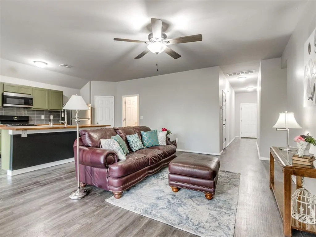 Photo 4 — 9445 SW 37th Street, Oklahoma City, OK 73179