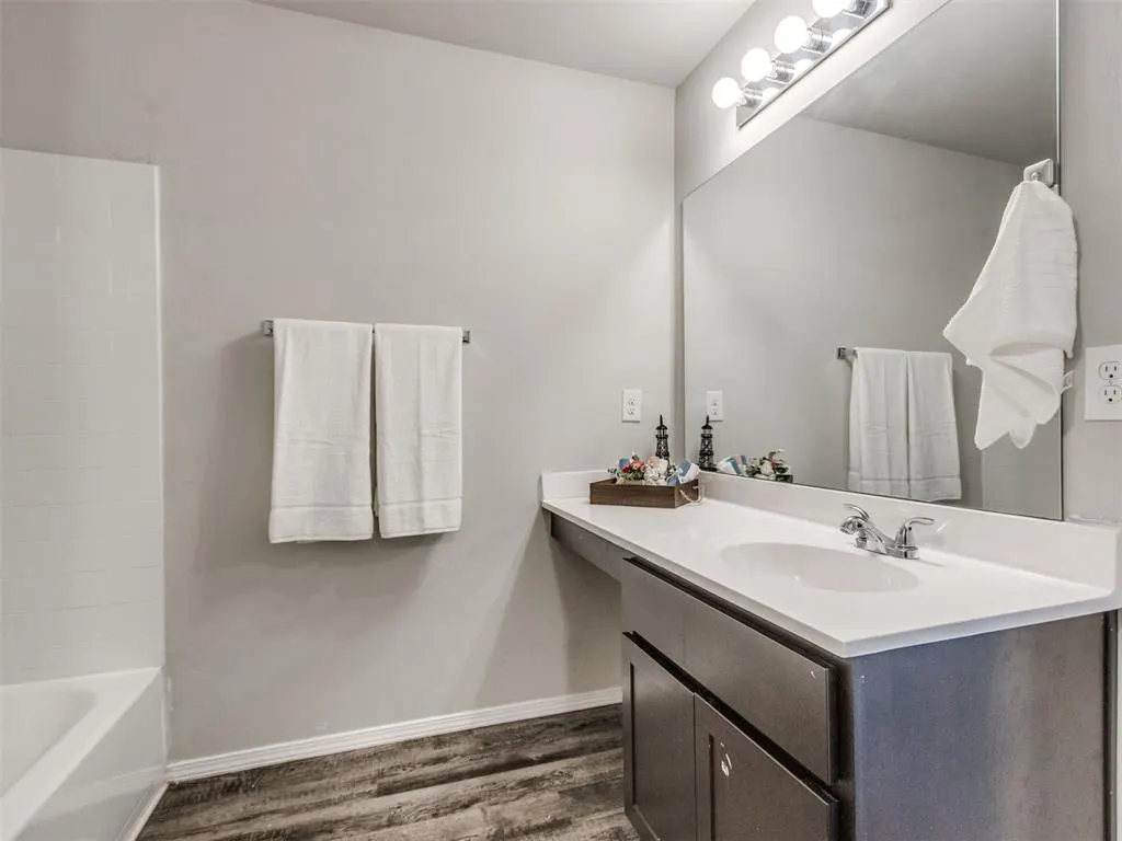 Photo 17 — 9445 SW 37th Street, Oklahoma City, OK 73179