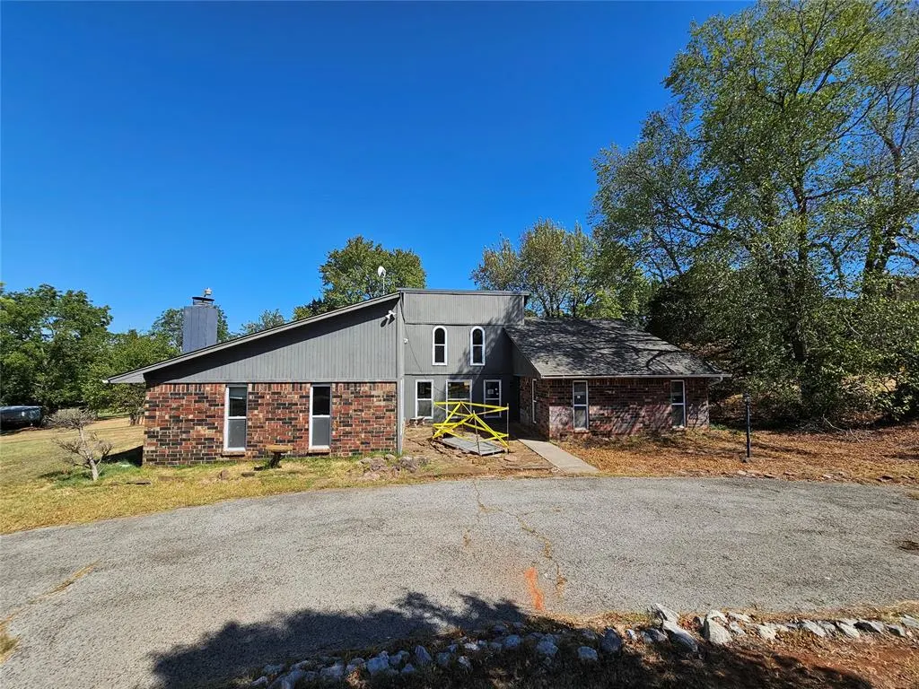 Front exterior — 9811 Brush Creek Road, Norman, OK 73026
