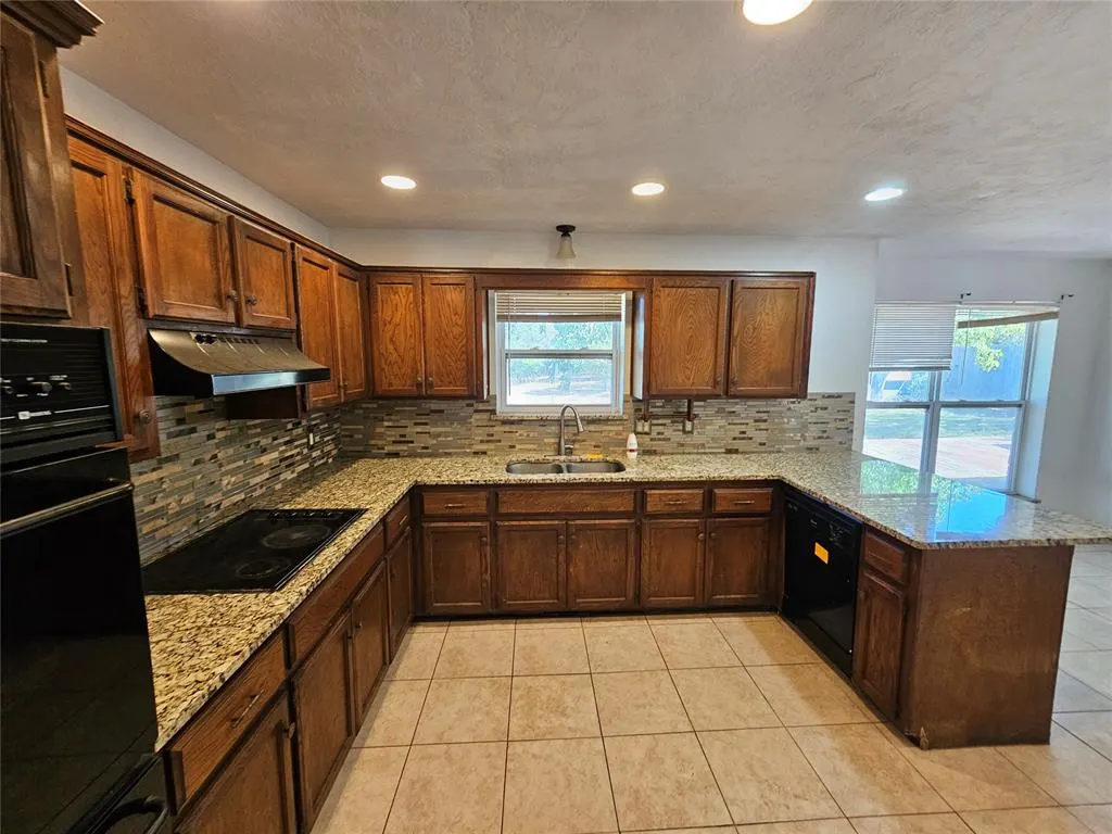 Photo 5 — 9811 Brush Creek Road, Norman, OK 73026