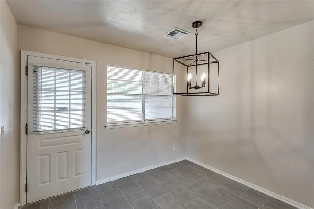 Photo 10 — 4901 Washington Square, Oklahoma City, OK 73135