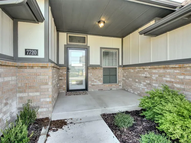 Photo 4 — 7720 Woods Edge Way, Yukon, OK 73099