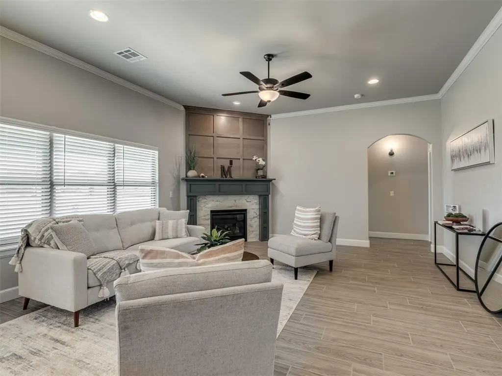 Photo 7 — 7720 Woods Edge Way, Yukon, OK 73099