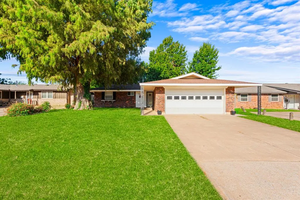 Front exterior — 3805 N Eagle Lane, Bethany, OK 73008