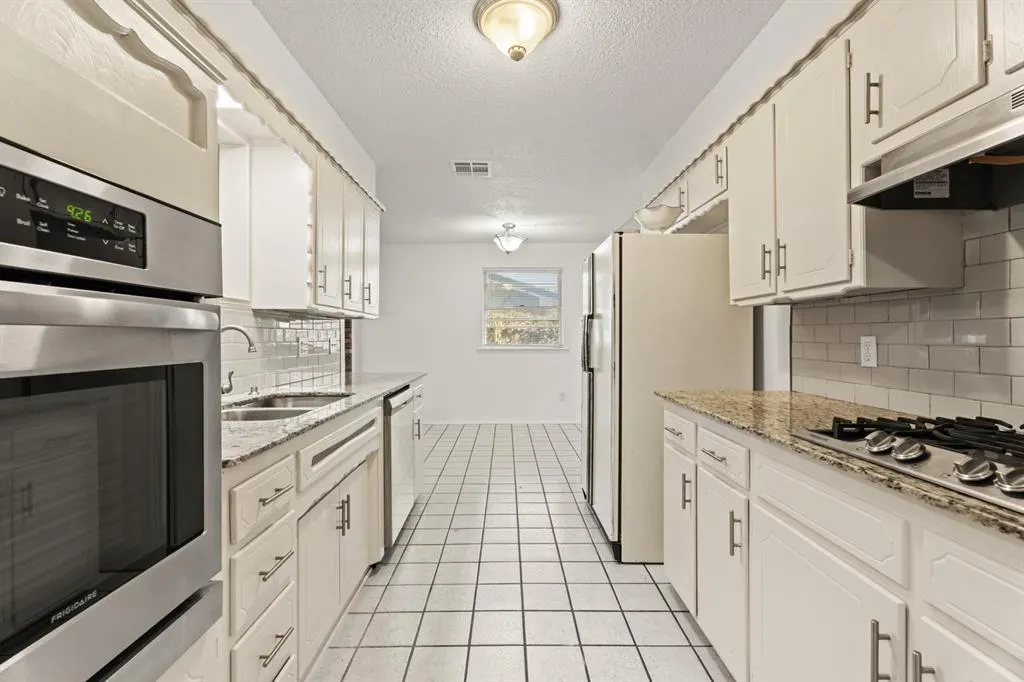 Photo 5 — 3805 N Eagle Lane, Bethany, OK 73008