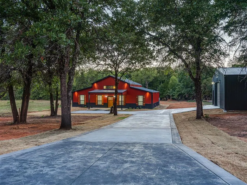 Photo 3 — 14 Hackney Drive, McLoud, OK 74851