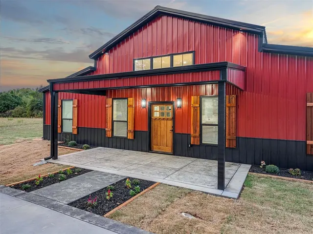 Photo 4 — 14 Hackney Drive, McLoud, OK 74851