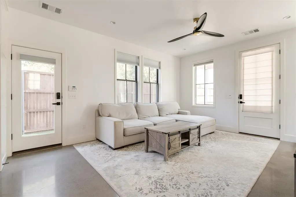 Photo 8 — 1805 Oso Avenue, Oklahoma City, OK 73108