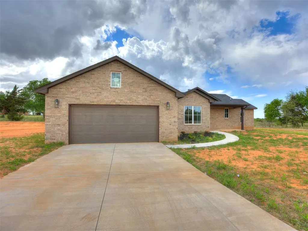 Photo 2 — 10191 S Meadows Lane, Guthrie, OK 73044