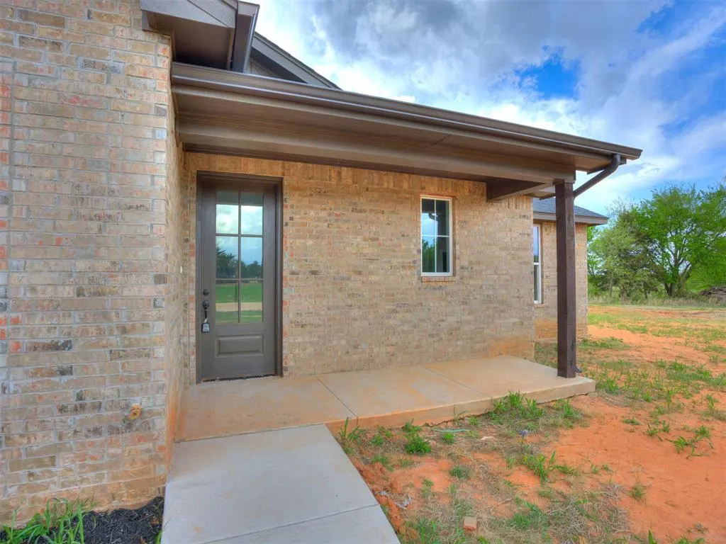 Photo 3 — 10191 S Meadows Lane, Guthrie, OK 73044
