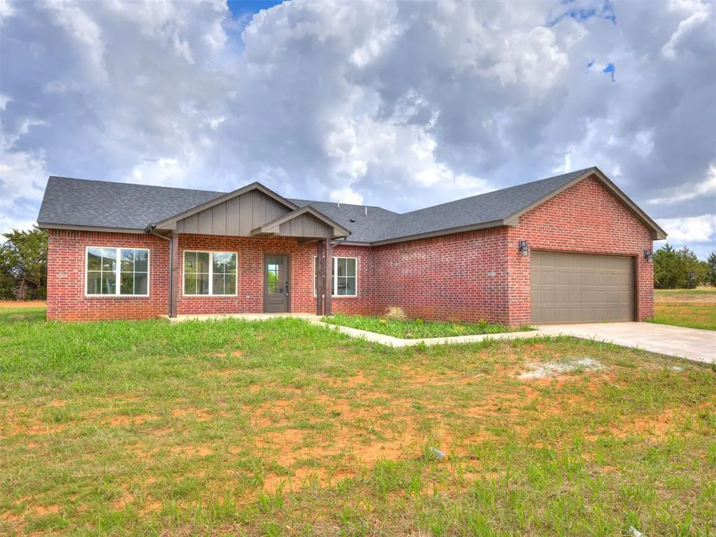 Photo 2 — 10190 S Meadows Lane, Guthrie, OK 73044