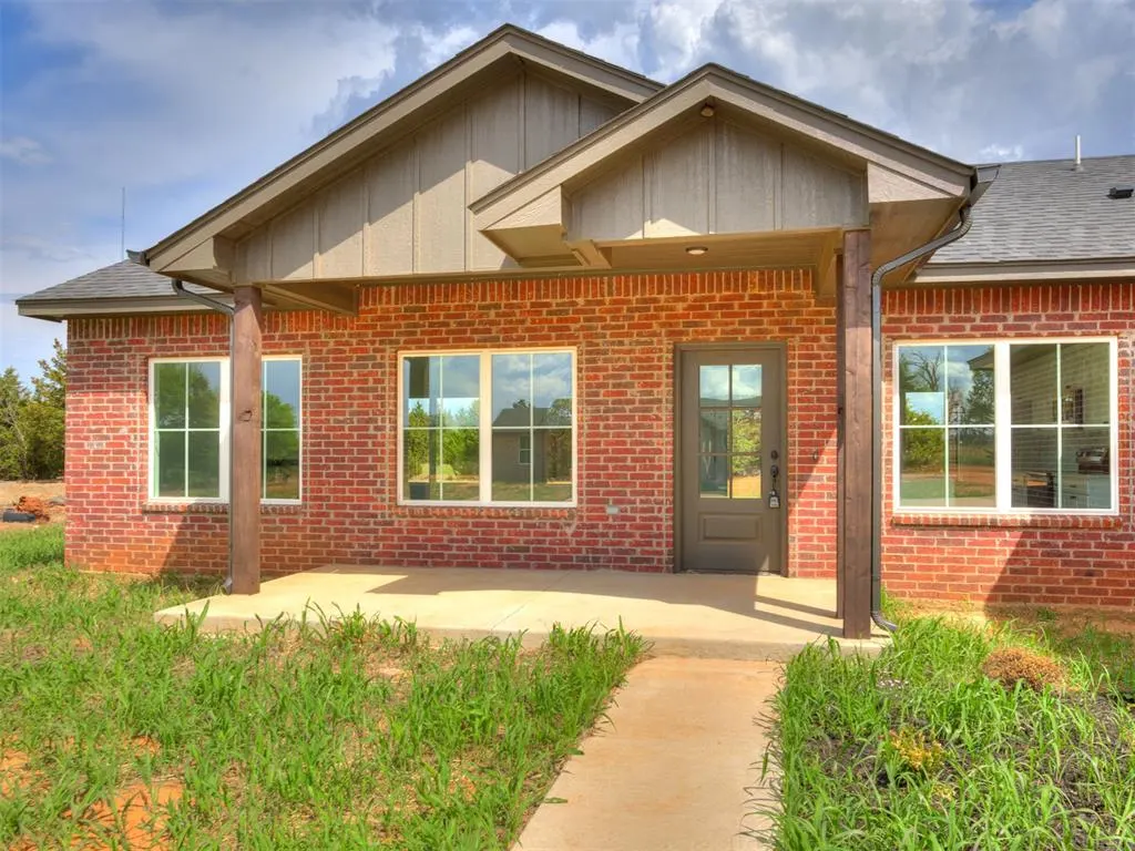 Photo 3 — 10190 S Meadows Lane, Guthrie, OK 73044
