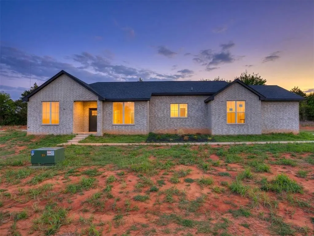 Front exterior — 10130 S Meadows Lane, Guthrie, OK 73044