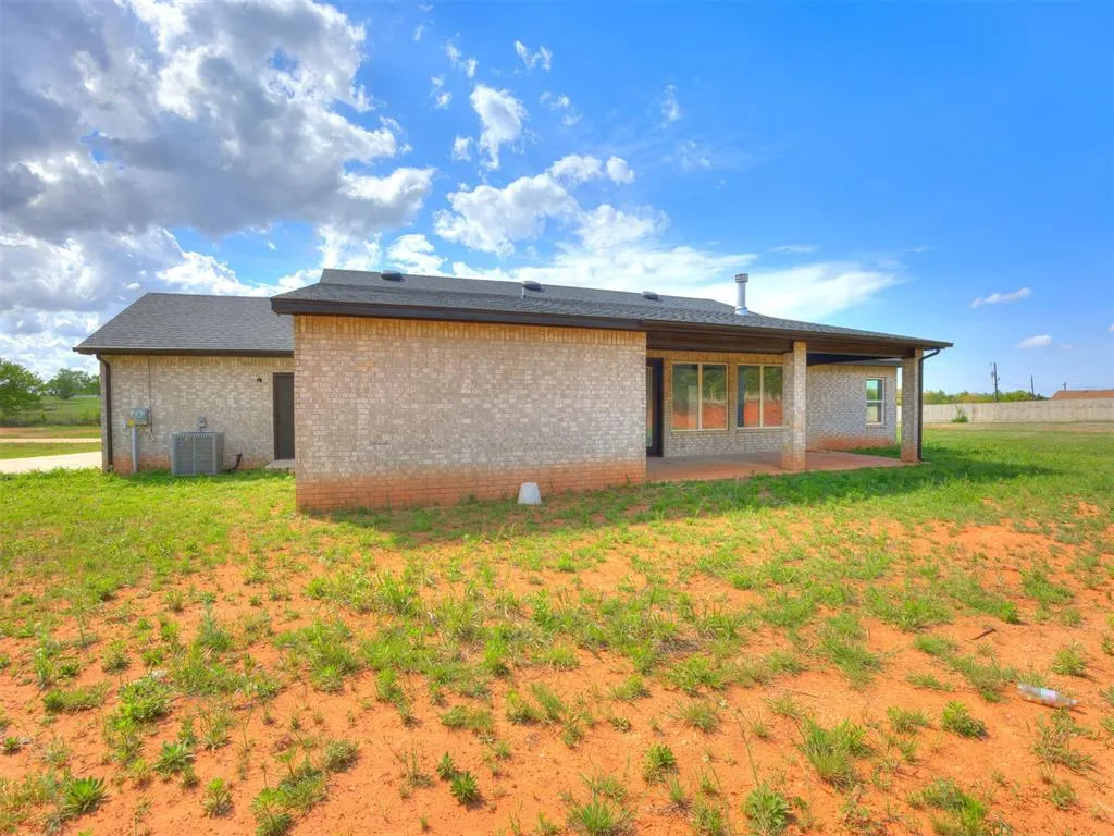 Photo 4 — 10130 S Meadows Lane, Guthrie, OK 73044