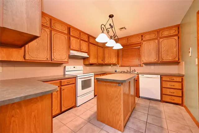 Photo 7 — 815 S 19th Street, Chickasha, OK 73018