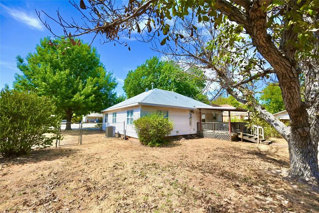 Photo 25 — 815 S 19th Street, Chickasha, OK 73018