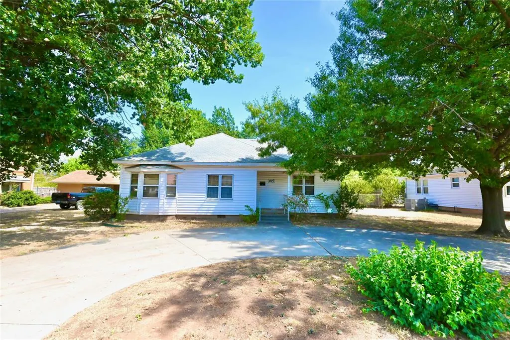 Photo 30 — 815 S 19th Street, Chickasha, OK 73018