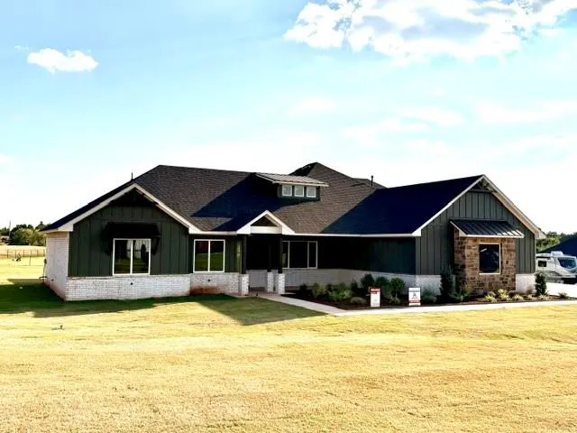 Front exterior — 4533 Raymond Lane, Guthrie, OK 73044