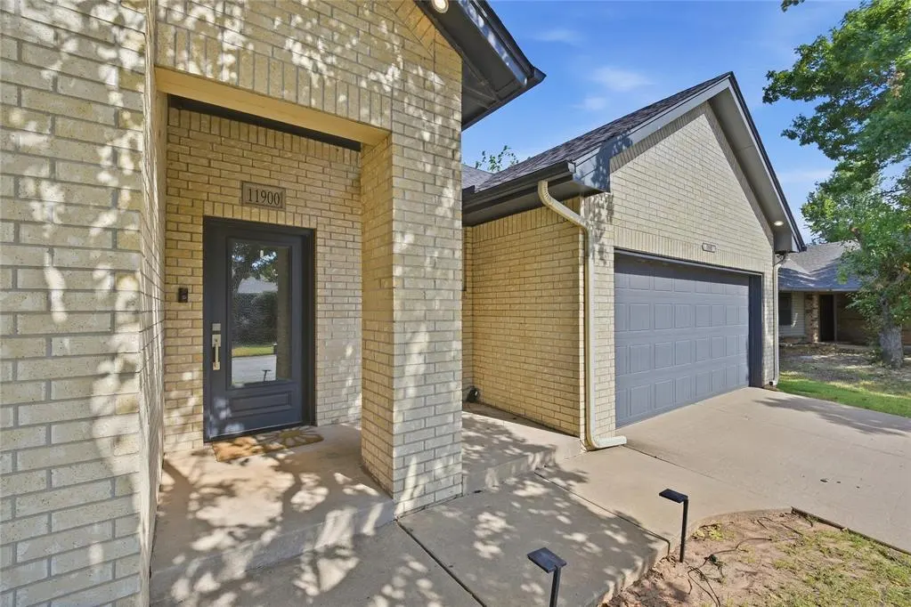 Photo 6 — 11900 Barrywood Drive, Oklahoma City, OK 73120