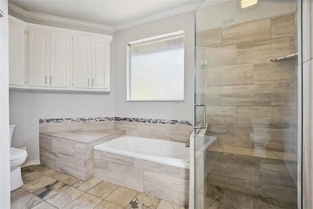 Photo 19 — 11900 Barrywood Drive, Oklahoma City, OK 73120