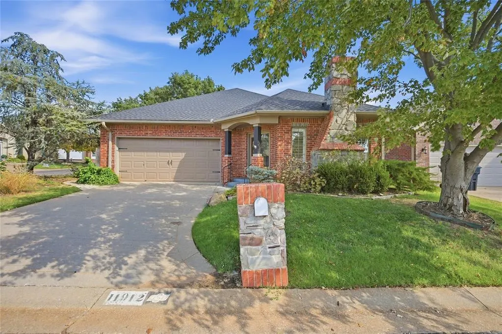 Photo 2 — 11912 Barrywood Drive, Oklahoma City, OK 73120