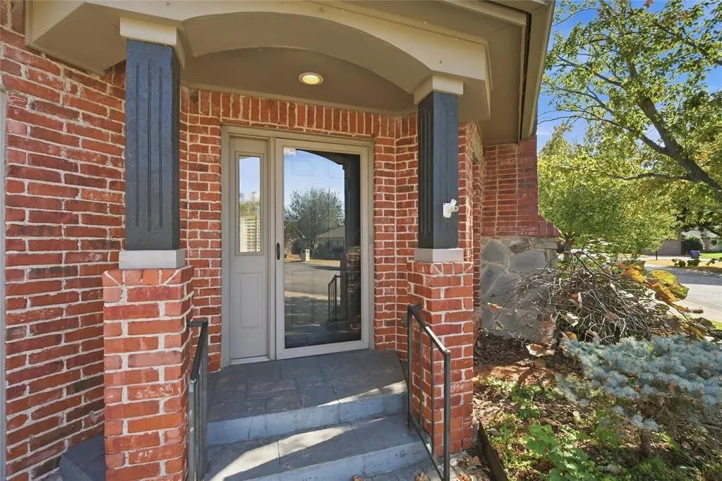 Photo 3 — 11912 Barrywood Drive, Oklahoma City, OK 73120