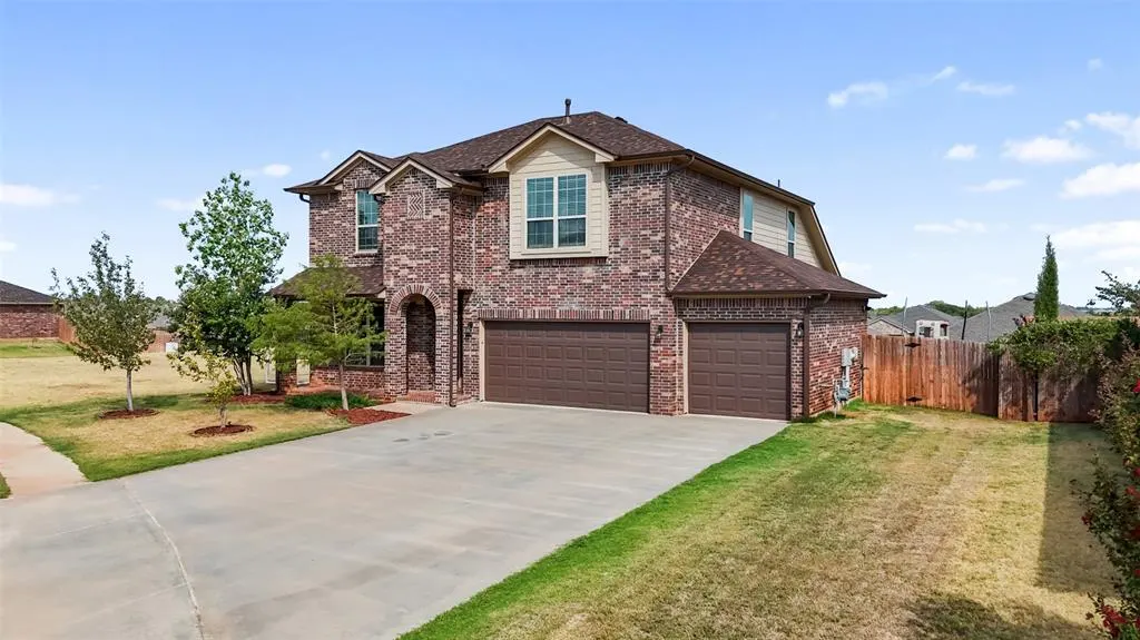 Photo 3 — 3504 Sadie Drive, Yukon, OK 73099