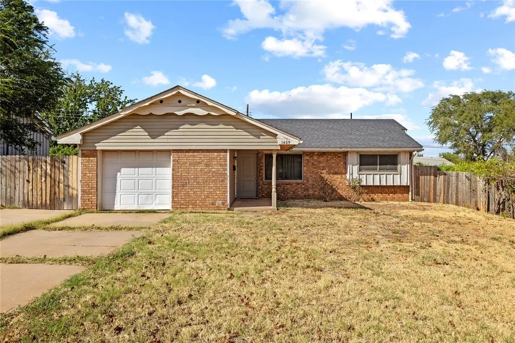 Front exterior — 1409 Littell Avenue, Clinton, OK 73601
