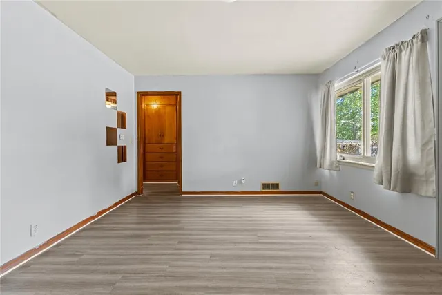 Photo 5 — 1409 Littell Avenue, Clinton, OK 73601