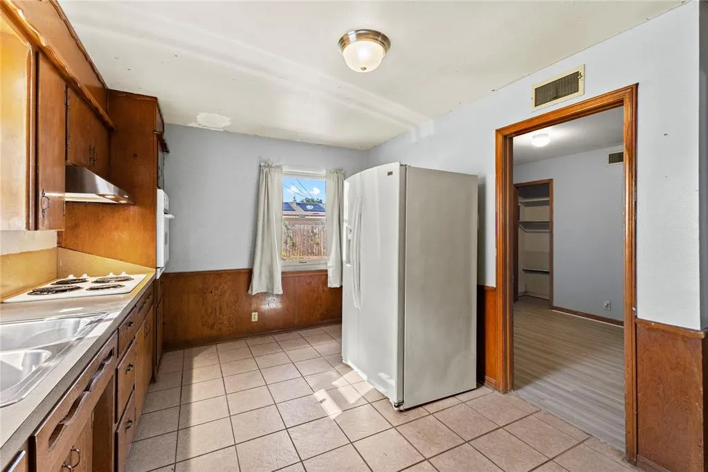 Photo 7 — 1409 Littell Avenue, Clinton, OK 73601