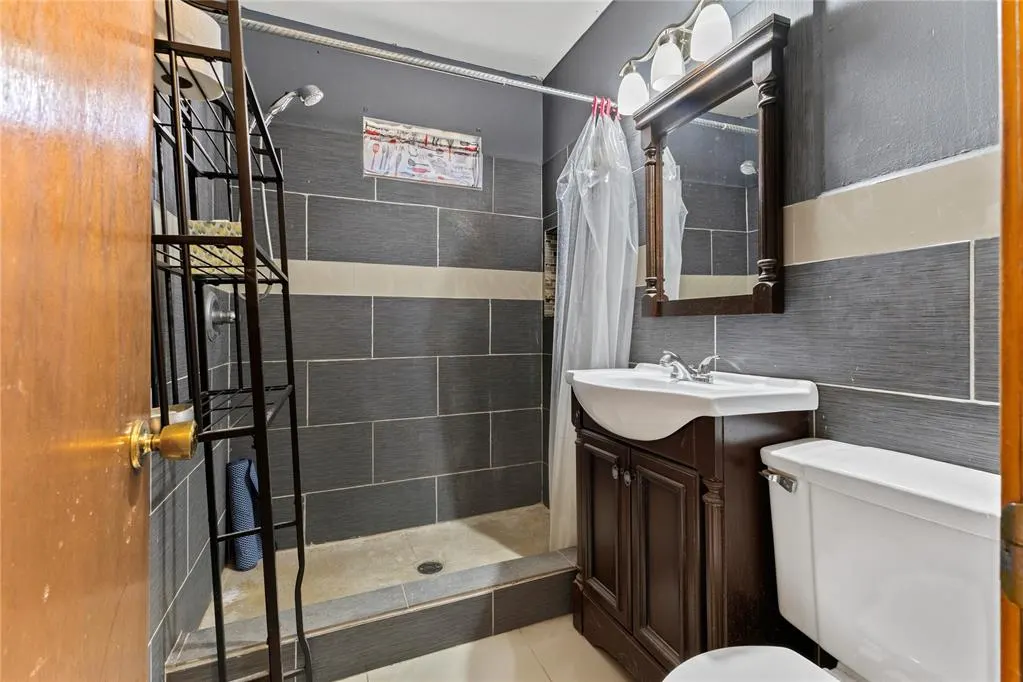 Photo 10 — 1409 Littell Avenue, Clinton, OK 73601