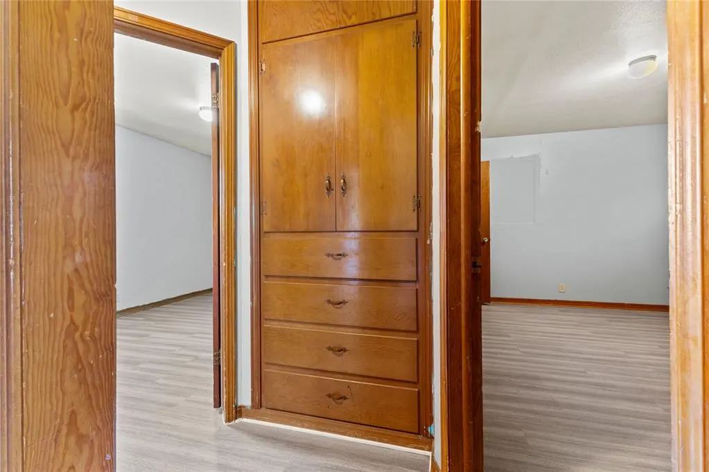 Photo 13 — 1409 Littell Avenue, Clinton, OK 73601