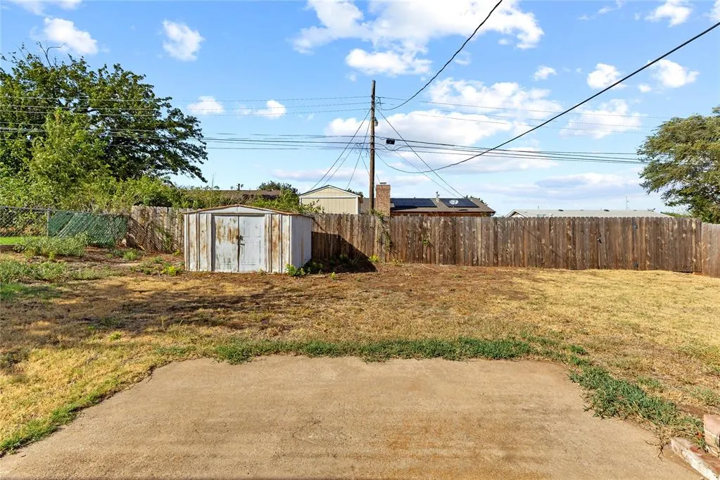 Photo 17 — 1409 Littell Avenue, Clinton, OK 73601