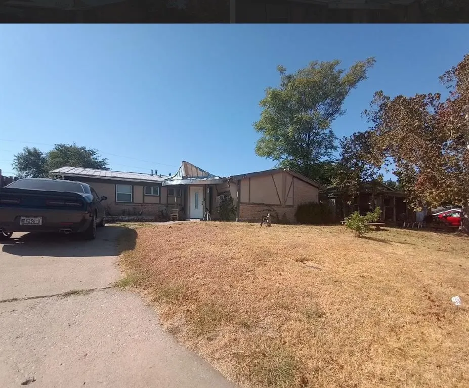 Front exterior — 422 NW Woodridge Street, Lawton, OK 73507