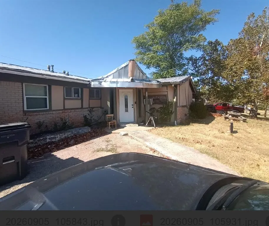 Photo 2 — 422 NW Woodridge Street, Lawton, OK 73507