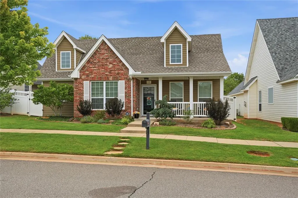 Photo 2 — 113 Chardonnay Lane, Norman, OK 73071