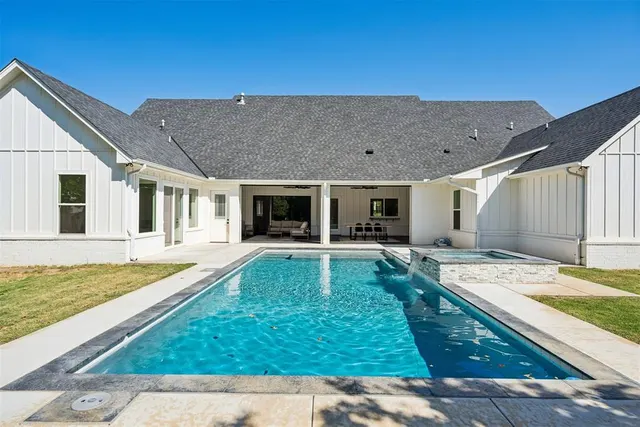Photo 3 — 330 Old Farm Road, Edmond, OK 73034