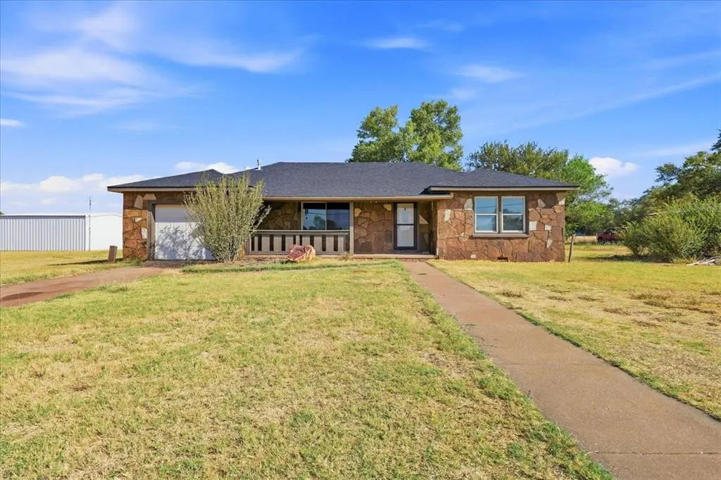 Front exterior — 2201 E State Highway 66, Elk City, OK 73644