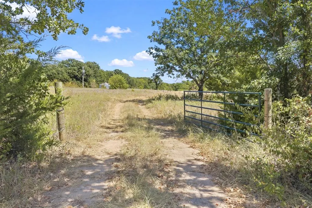 Photo 9 — 4490 Dillard Road, Wilson, OK 73463