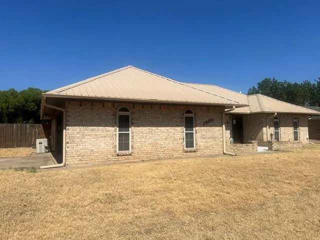 Photo 2 — 2600 N Robin Street, Altus, OK 73521