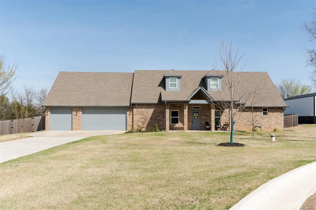 Front exterior — 2899 Pecan Ridge Circle, Jones, OK 73049