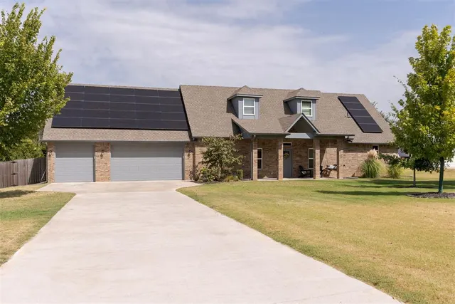 Photo 2 — 2899 Pecan Ridge Circle, Jones, OK 73049
