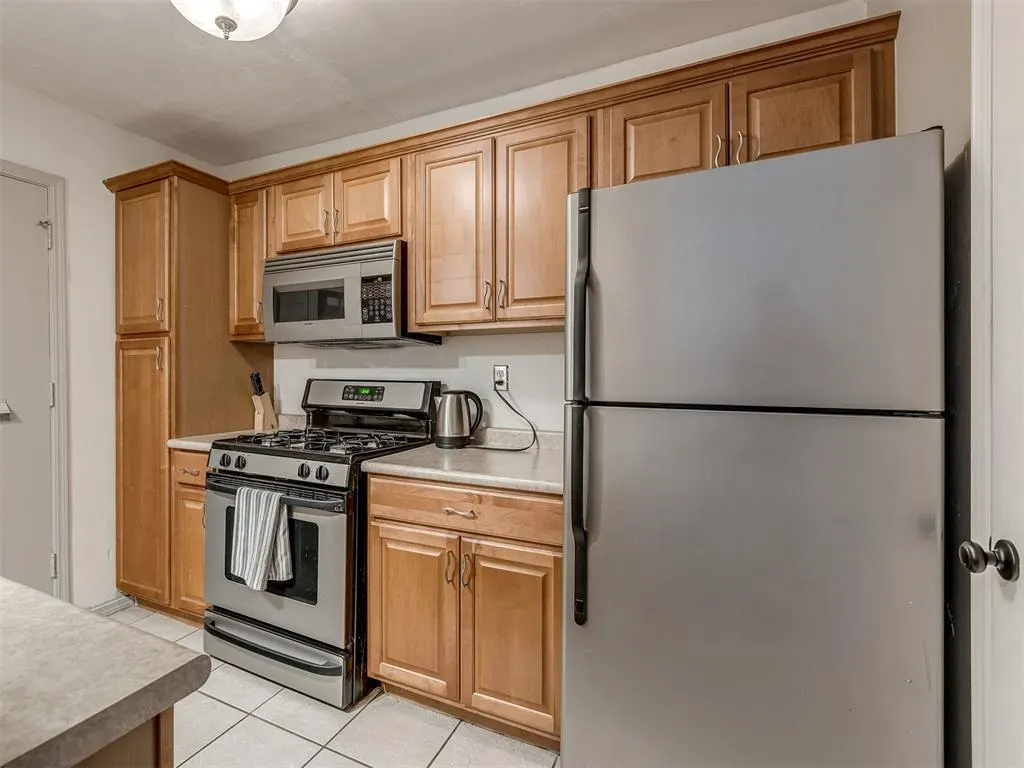 Photo 9 — 6742 N Meridian Avenue, Oklahoma City, OK 73116