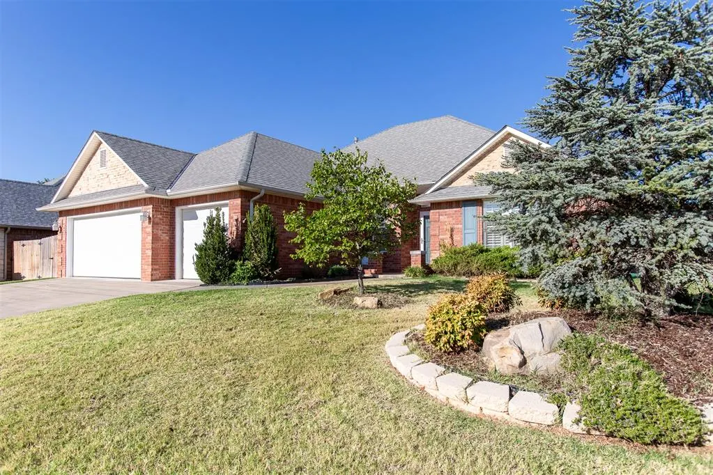 Photo 2 — 12617 Lapis Lane, Oklahoma City, OK 73170
