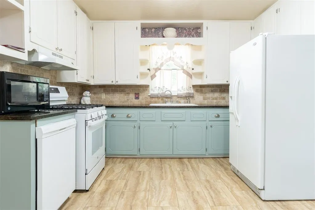 Photo 12 — 725 N Ash, Pauls Valley, OK 73075