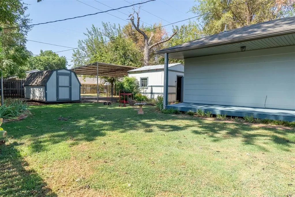 Photo 23 — 725 N Ash, Pauls Valley, OK 73075