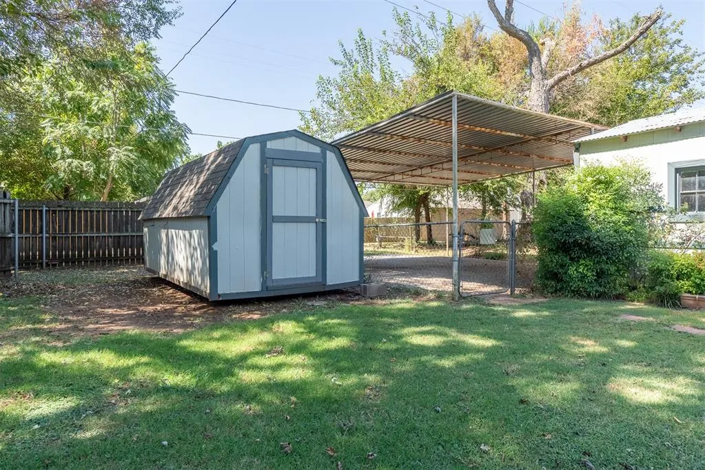 Photo 24 — 725 N Ash, Pauls Valley, OK 73075
